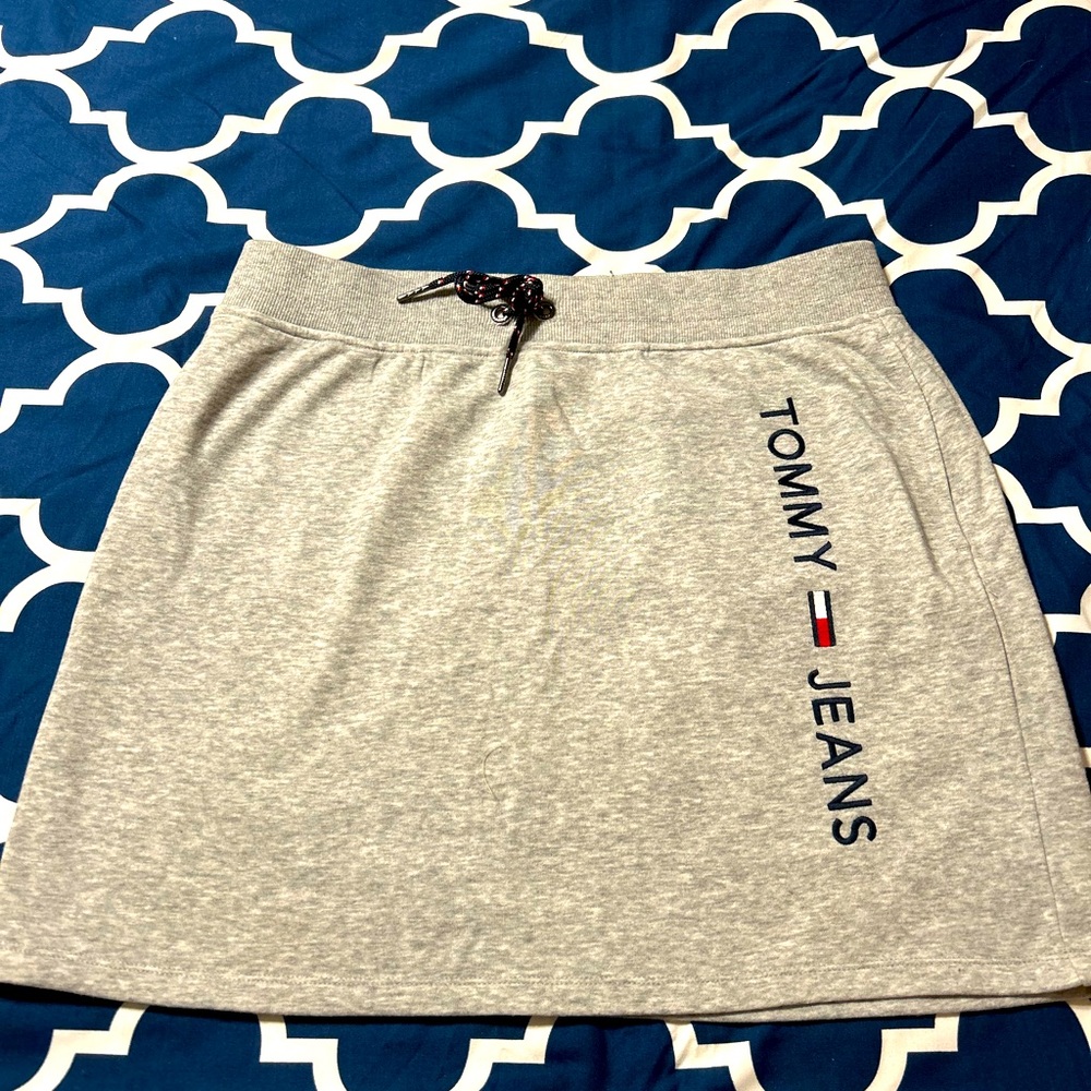 EUC Tommy Hilfiger Gray Sweatshirt Skirt Large